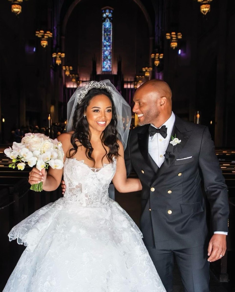 Happy 4th anniversary to Kenny Lattimore and Judge Faith Jenkins-Lattimore! What Kenny Lattimore song pops into your head when you see him and his beautiful bride? #KennyLattimore #JudgeFaithJenkinsLattimore #SoulBounce