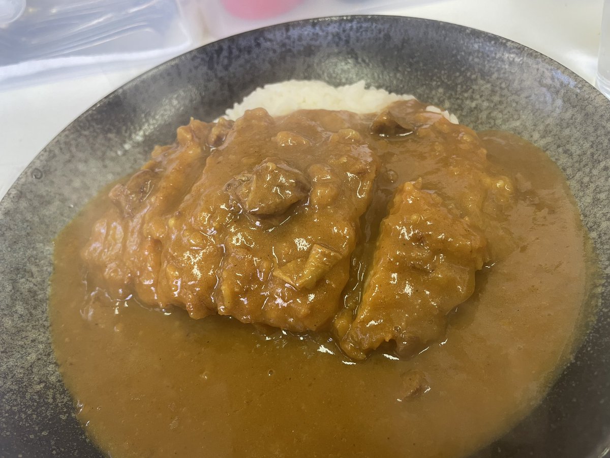 ランチは名山町の老舗
フレンドandバードのカツカレー🍛
#フレンドandバード 
#名山町