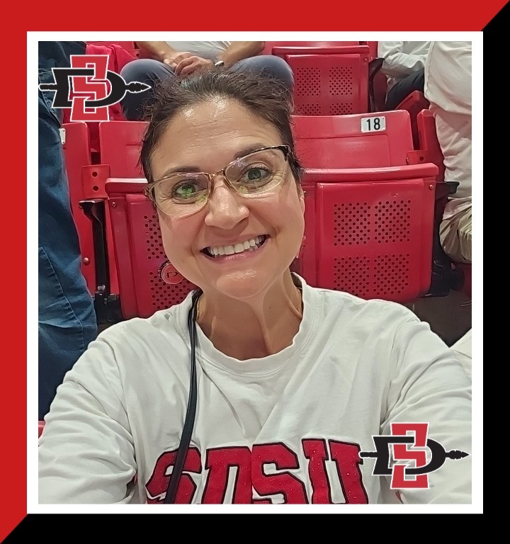 BookPRSanDiego's tweet photo. #GoAztecs #seniornight https://t.co/RLkNzz0euy