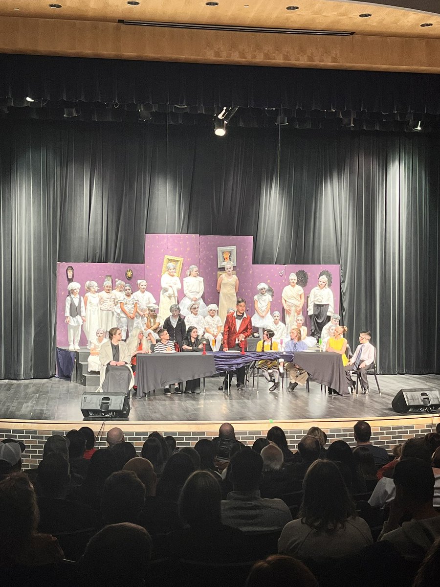 michelleklepper's tweet photo. Thunder Valley students have put on an outstanding performance. A great night for the Addams Family. @ThunderValleyK8 @MrsDehner https://t.co/jqpw9w1Cdg