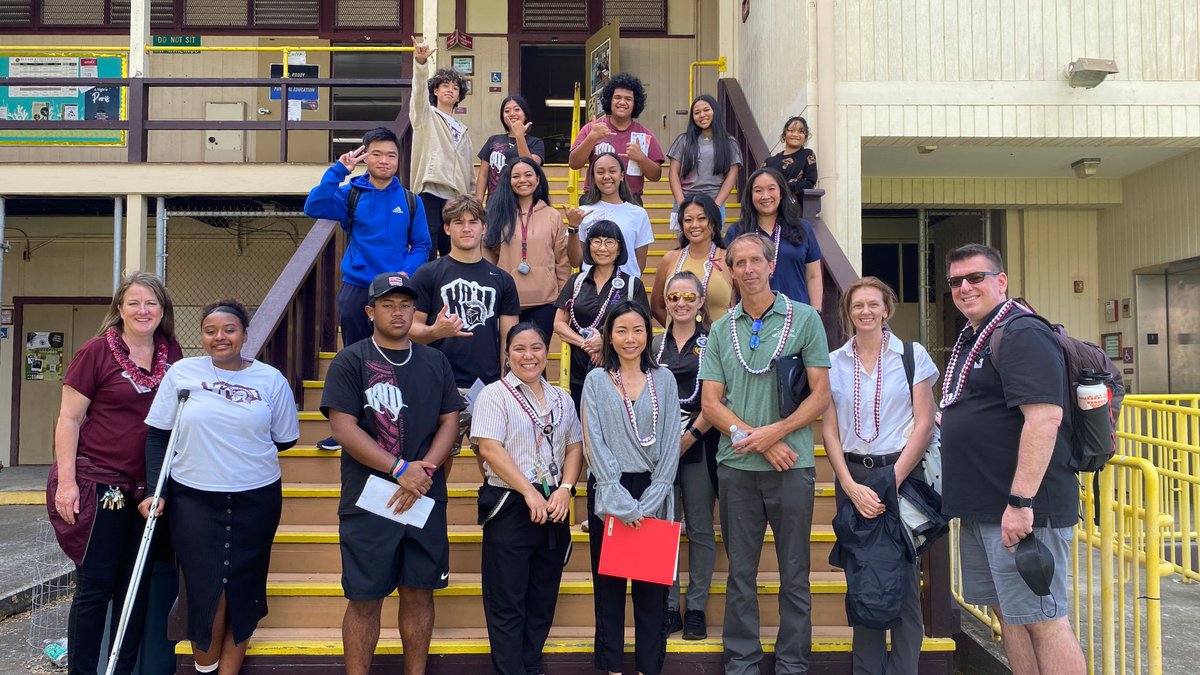 This week, Hawaiʻi teachers of the year from 15 complex areas and charter schools gathered on Hawaiʻi Island to visit various schools, discuss strategies, and brainstorm ways they can elevate the teaching profession individually and collectively. 🍎
