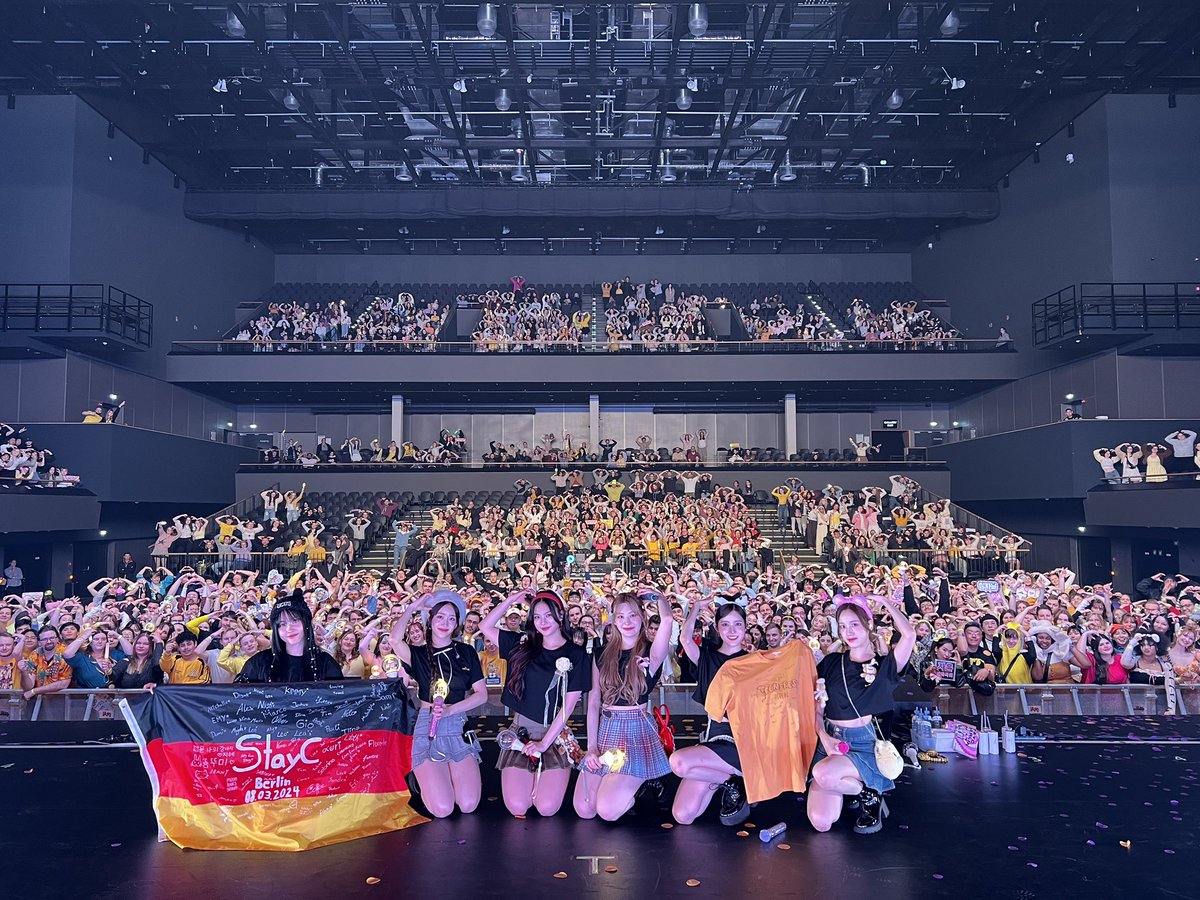 STAYC_official's tweet photo. 📸 ❥･•💖

240308
STAYC 1ST WORLD TOUR
[TEENFRESH] in Berlin 💛

#STAYC #스테이씨 
#TEENFRESH https://t.co/wXXaTKdrUS
