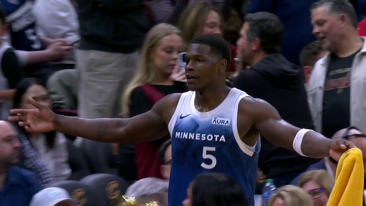 FanDuelSN_NOR's tweet photo. every single wolves fan rn 😠 https://t.co/1msrCygKxr