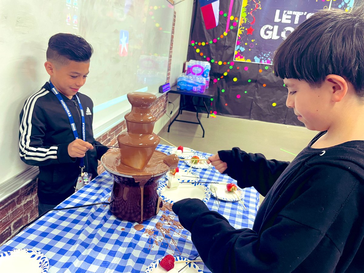 Amanda Muro (@mrsmuro2018) on Twitter photo Our classes with the highest attendance in February were celebrated today! Roos were given strawberries and marshmallows to dip into a CHOCOLATE FOUNTAIN! It was a hit! Missing School is Missing Out! ❤️ #RoosRiseUp Our classes with the highest attendance in February were celebrated today! Roos were given strawberries and marshmallows to dip into a CHOCOLATE FOUNTAIN! It was a hit! Missing School is Missing Out! ❤️ #RoosRiseUp