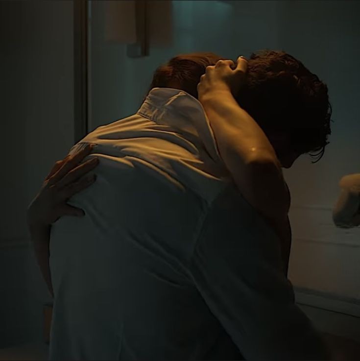 —Siempre te amaré, Ronan Cole Dumont. Esta no es una despedida. Es un hasta pronto. 

💚🖤