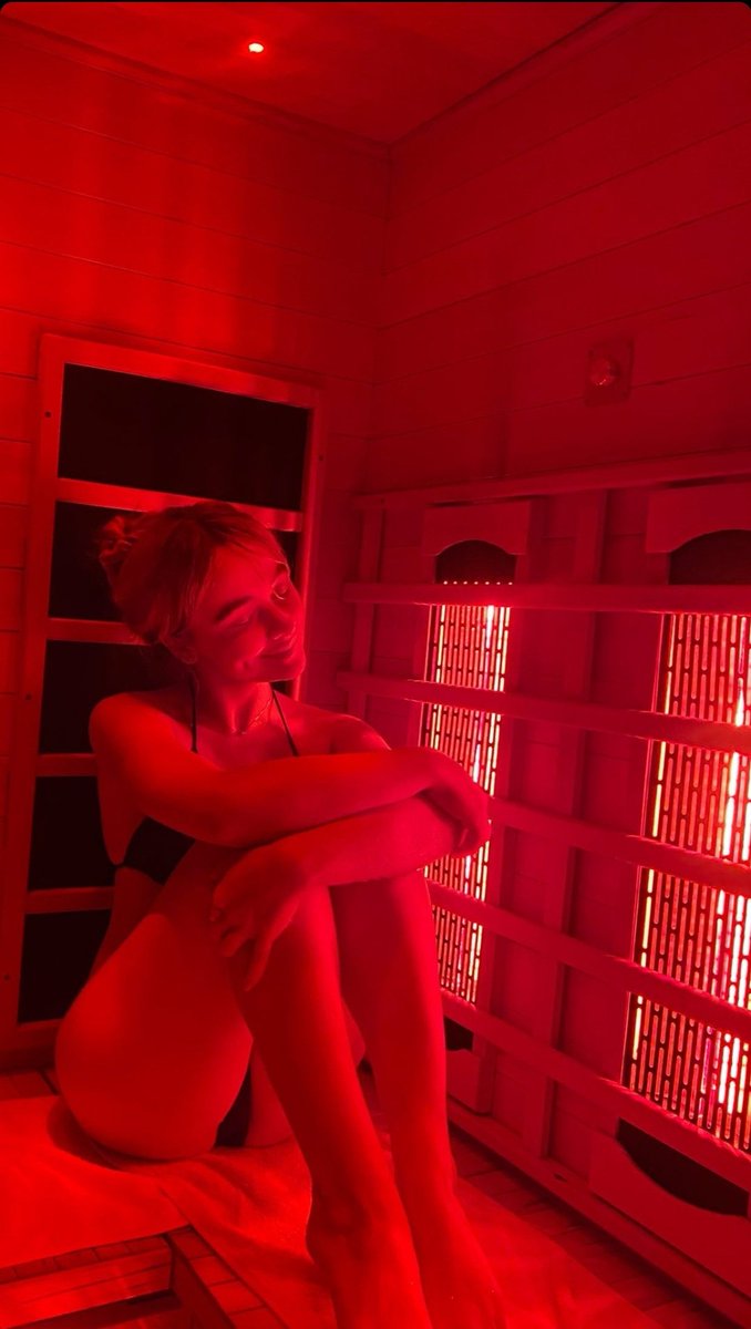 brinarchive's tweet photo. shes so damn cool https://t.co/sHSyt8y5pP