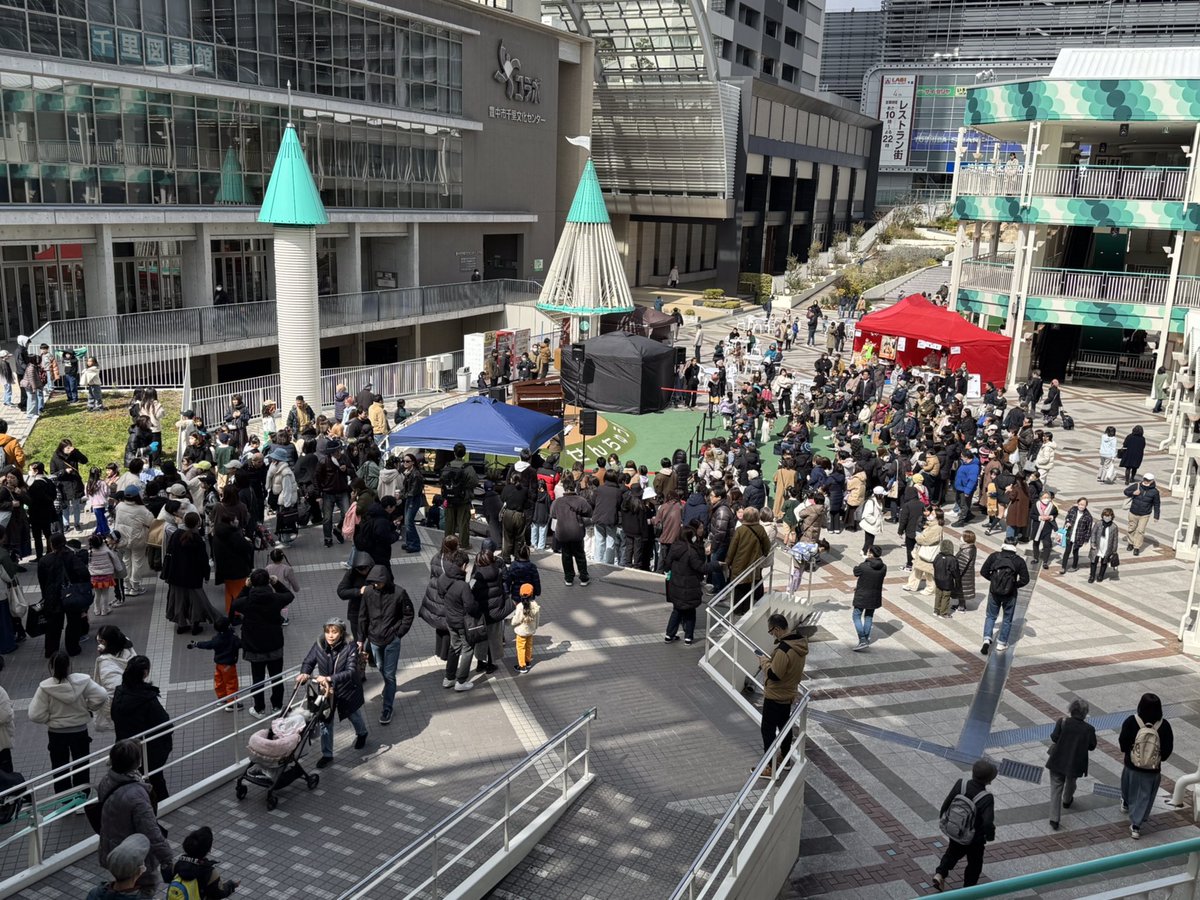 HelloSenri's tweet image. 本日せんちゅうパルでは「パルフェス」を開催しております！地下では北大阪急行延伸イベントがあります。
3月8日には延伸する二駅目に同じハローパソコン教室の関連校、箕面キューズモール校が開校しました！
お近くの方はぜひ無料体験にお申込みくださいね✨
#せんちゅうパル
#ハローパソコン教室