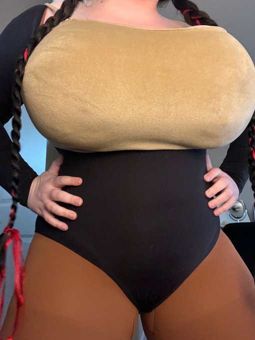 Healing outfit! https://t.co/T4wfw9mXde