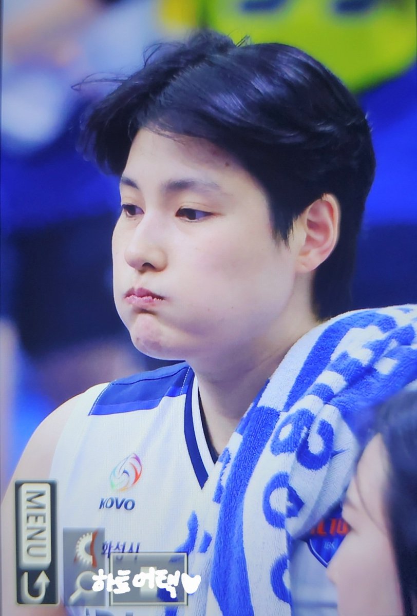 heartattack0429's tweet photo. 240309 V리그 6라운드 IBK기업은행 vs 현대건설

고생했어! 남은 경기도 힘내주길💙

#김희진 #KIMHEEJIN https://t.co/nbu8LpxkkH