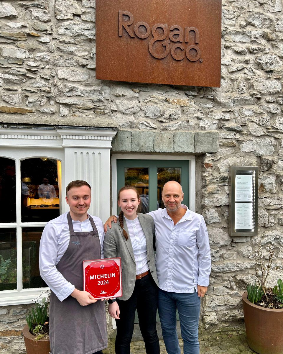 Thank you @MichelinGuideUK for the delivery. What a way to start the weekend! 

To our incredible team, this one’s for you.

#roganandco #simonrogan #cartmel #lakedistrict #MichelinGuideGBI