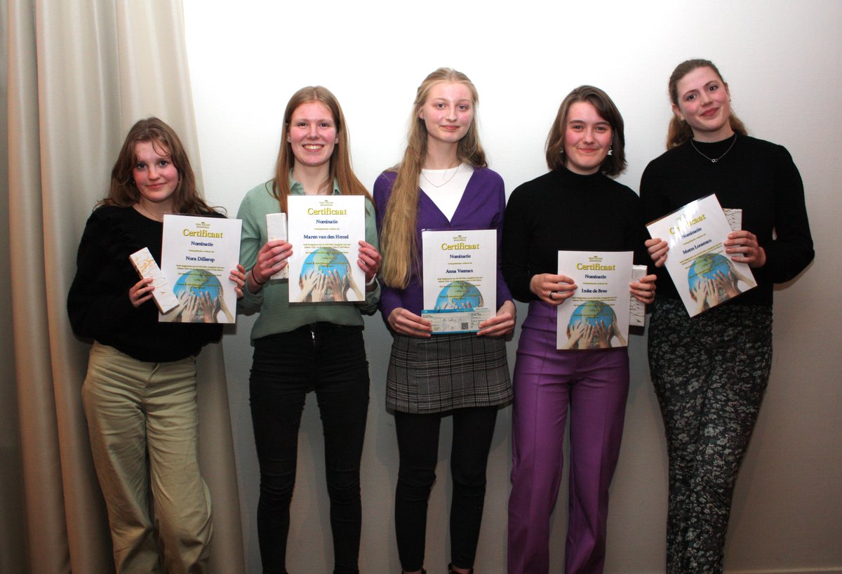 Anna Veeman van het Almere College Dronten wint in essaywedstrijd ticket voor Eurorpean Odd Fellow Youth Tour! Samen met vier andere talentvolle en bevlogen deelnemers zorgde ze voor een prachtige avond in ons Odd Fellowhuis op 5 maart '24. Lees meer 👇
dronten.oddfellows.nl/anna-veeman-ui…