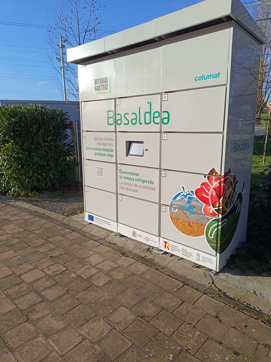 inasoni's tweet photo. Ojalá podamos ver más #basaldeas en nuestra ciudad. Una apuesta por crear empleo en el sector primario basado en la agricultura regenerativa, poniendo en valor nuestro entorno y disfrutando de productos únicos #km0 @vg_cea ,🥦🧅🥕🍅🥬 https://t.co/uchQzf8QSU