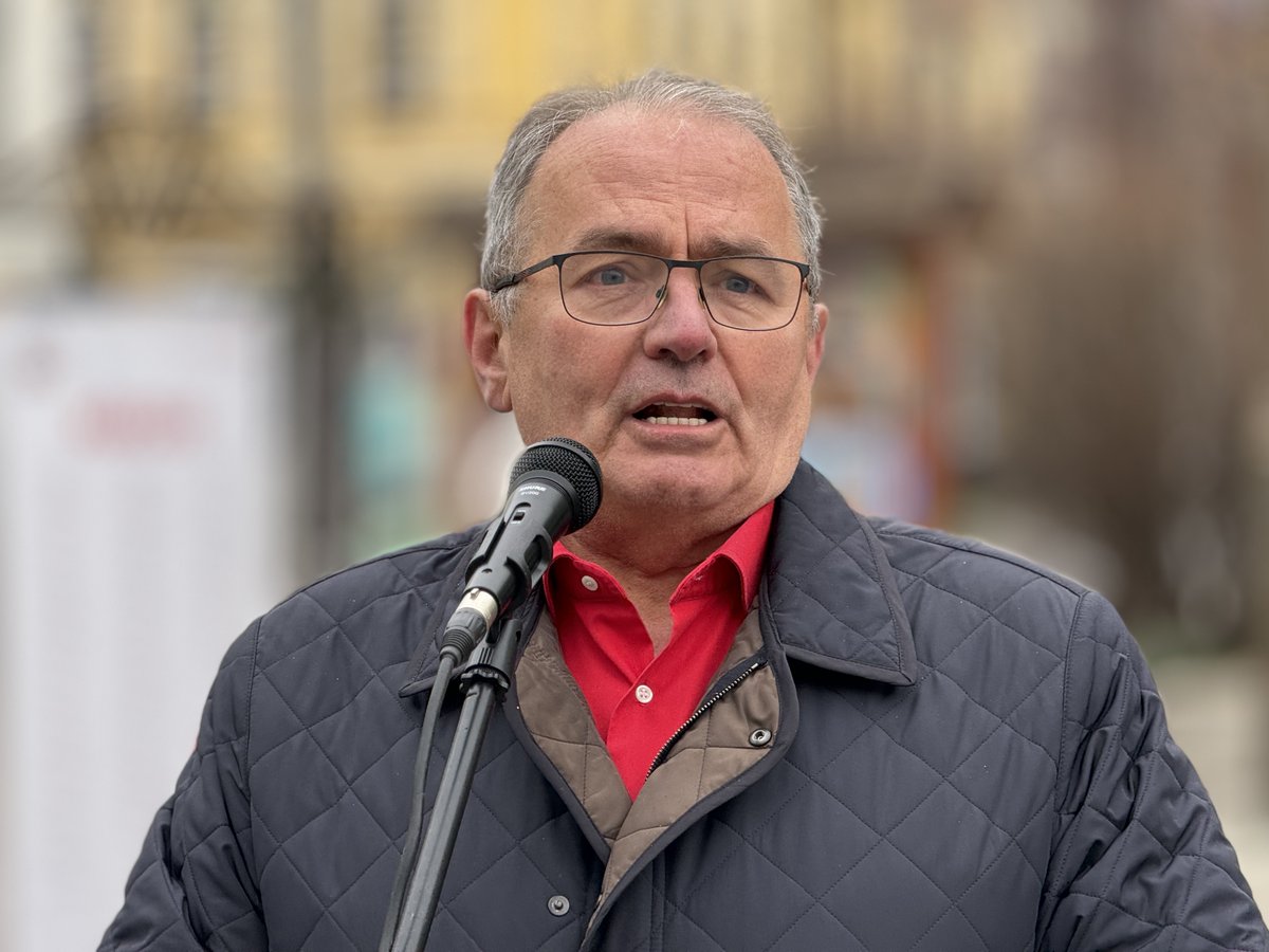 USA, EU want to push in war with Russia. We want peace and agreement with Russia. We want to save stability in Hungary.