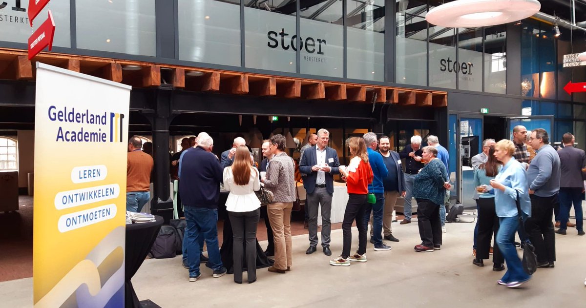 Vandaag verwelkomen we de lokale politieke partijen van de acht gemeenten van de Achterhoek Raad. Er zijn workshops van <a href="/KennisPolitiek/">Kennispunt Lokale Politieke Partijen</a> en natuurlijk de mogelijkheid om elkaar beter te leren kennen. #samensterk #lokalepolitiek