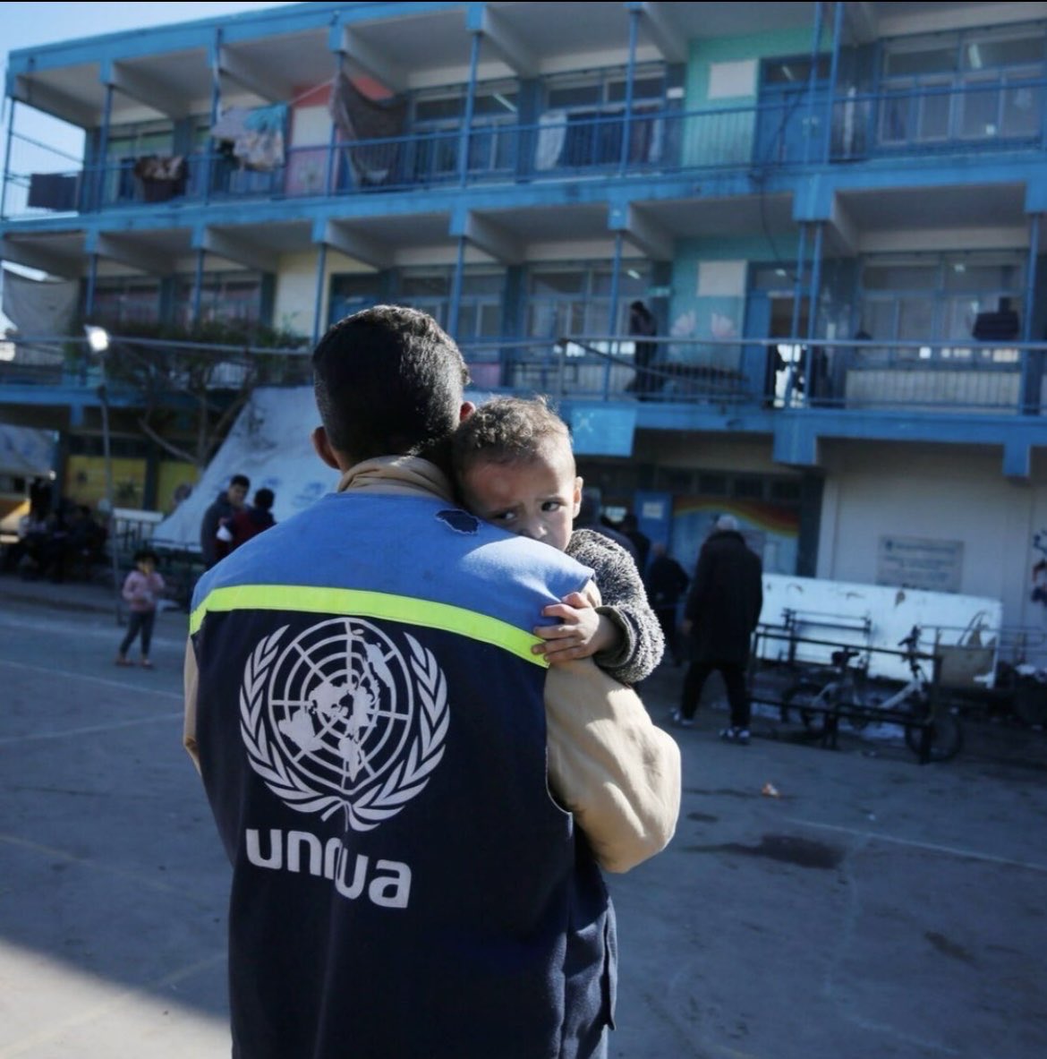 I welcome the decisions by the @EU_Commission, @SweMFA & @CanadaFP to continue their funding to @UNRWA. The situation is desperate. UNRWA is the lifeline for Gazans & crucial for Palestine refugees across the Middle East. The UN has addressed accusations in a timely manner.