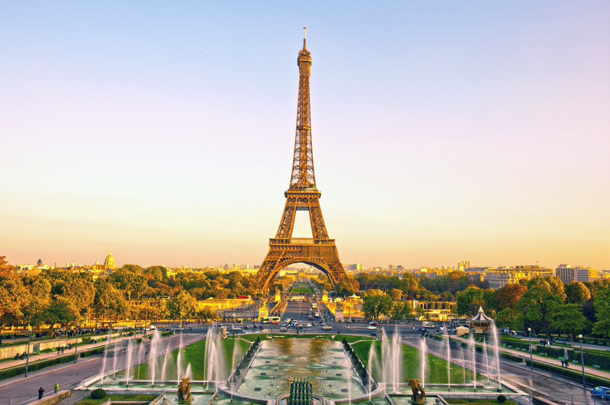 Don't miss the @AerLingus summer sale with up to 20% off flights! Start planning your dream trip to Paris with direct flights to Paris Charles de Gaulle from @AerLingus! 🇫🇷 *Offer valid for travel 1/04/24 - 31/08/24, book by 11/03/24. #shannonairport #makingiteasy