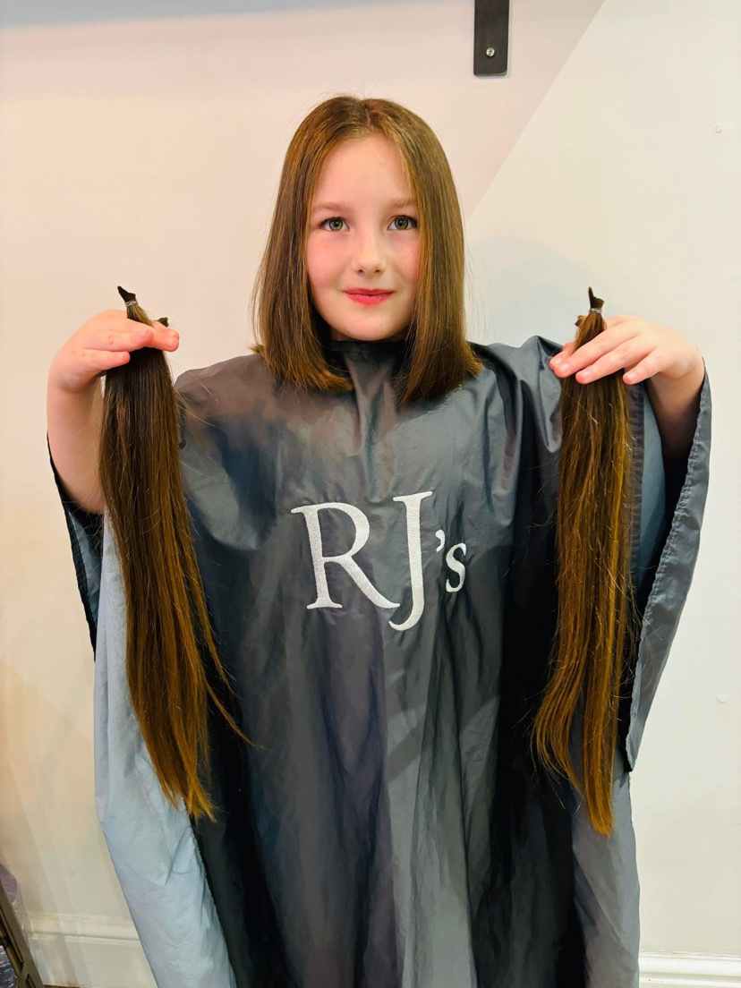 LPTrustUK's tweet image. Welcome to the SuperGrower family, River - we’re lucky to have you! 🙌

River managed to raise a remarkable £1,307, alongside donating 21” of her lovely locks! 🙌💜

Has this superstar persuaded you to make a difference to those we support? 👉 ow.ly/S7ie50QIORg