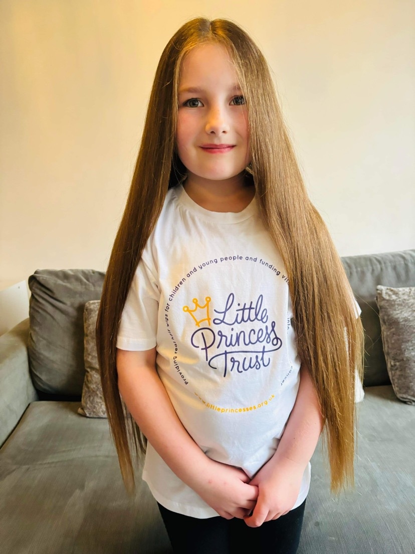 LPTrustUK's tweet image. Welcome to the SuperGrower family, River - we’re lucky to have you! 🙌

River managed to raise a remarkable £1,307, alongside donating 21” of her lovely locks! 🙌💜

Has this superstar persuaded you to make a difference to those we support? 👉 ow.ly/S7ie50QIORg