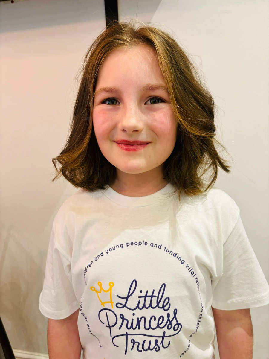 LPTrustUK's tweet image. Welcome to the SuperGrower family, River - we’re lucky to have you! 🙌

River managed to raise a remarkable £1,307, alongside donating 21” of her lovely locks! 🙌💜

Has this superstar persuaded you to make a difference to those we support? 👉 ow.ly/S7ie50QIORg