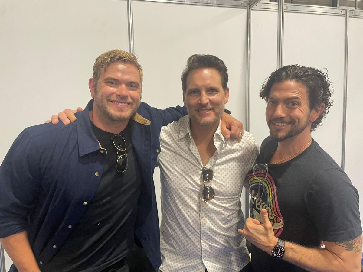 The Cullen’s are back in town! 

We have the amazing Peter Facinelli, Kellan Lutz, and Jackson Rathbone attending our FTLOF event in August. Have you grabbed your tickets?