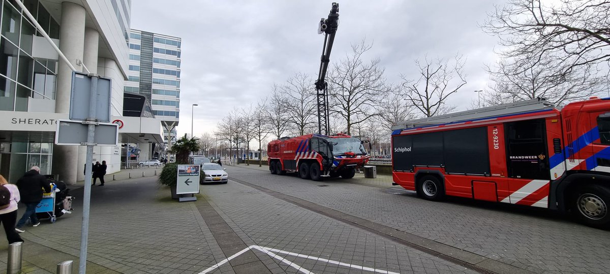 Brandweer Schiphol tweet media