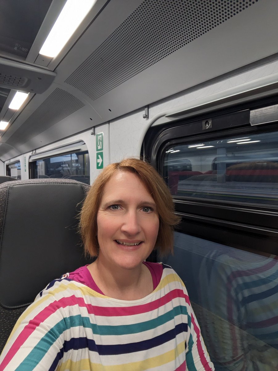 @BothererOfCats And we're off again! #leg6 of the #flightfreetravel from London to Madonna di Campiglio.
After a good meal and a night's sleep, I'm on the regional, slow train to Verona. Plenty of time to enjoy the scenery and arrive in time for lunch
#flightfreeski 
@BothererOfCats