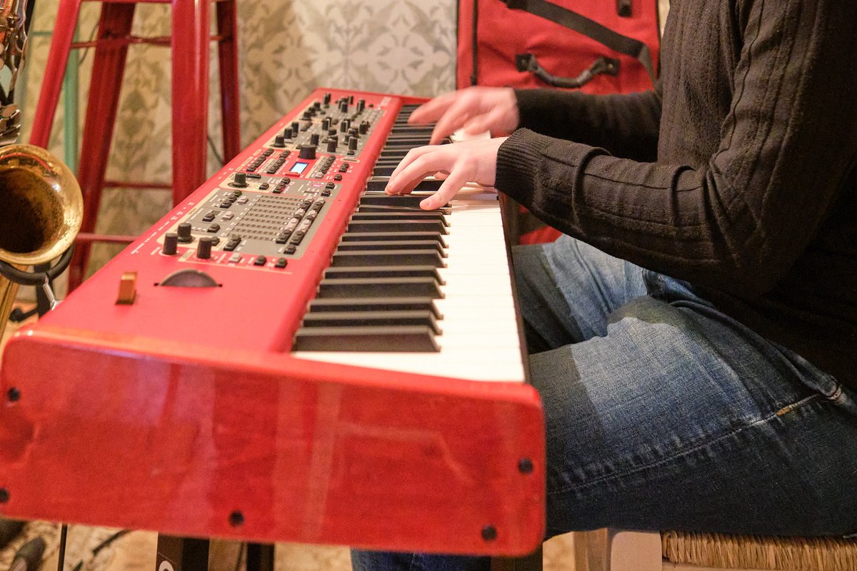 ConservatorioCN's tweet photo. [I nostri allievi]
Martedì 12 marzo torna la jam session dei nostri studenti Jazz e Pop, che si esibiscono in serata al @12100.beers.hop di Cuneo (Lungogesso Corso Giovanni XXIII 24).
L'appuntamento successivo è in calendario è martedì 26 marzo. https://t.co/t7rbwixd4k