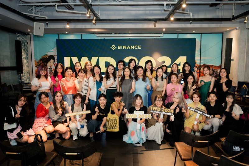 Kaitou0810's tweet photo. Binance International Woman's Day Meetup - Kết nối, Truyền cảm hứng và Khám phá

Trên đây là những hình ảnh từ sự kiện Binance International Woman’s Day Meetup diễn ra vào ngày 05/03/2024 .

Sự kiện dành riêng cho cộng đồng phái nữ của Binance với khát vọng truyền thêm cảm hứng để phái nữ tự tin khám phá công nghệ và blockchain, kết nối với những người bạn mới và hiểu rõ hơn về cơ hội tự quản lý tài chính cá nhân.

Chi tiết về sự kiện tại https://t.co/n1Z4qVeZ9J

#Binance #CryptoIsYours