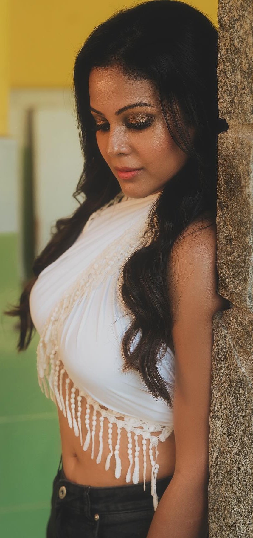 GINCKSNbsAAABfb?format=jpg&name=large