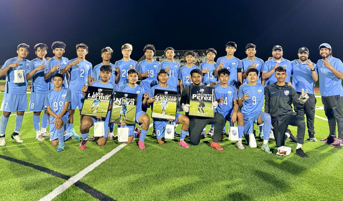 For the 1st time in 20 years

Your Sam Rayburn Texans are going to PLAYOFFS back-to-back years 🤠