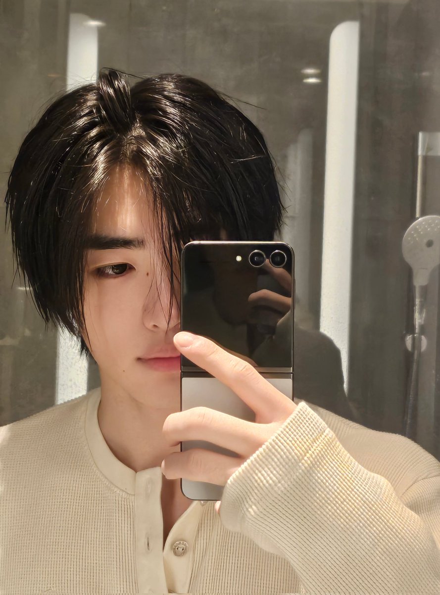 nostaljake_'s tweet photo. 😮

#SUNGHOON #ENSD #ENGENESelcaDay #ENHYPEN https://t.co/BFiEaGSY91