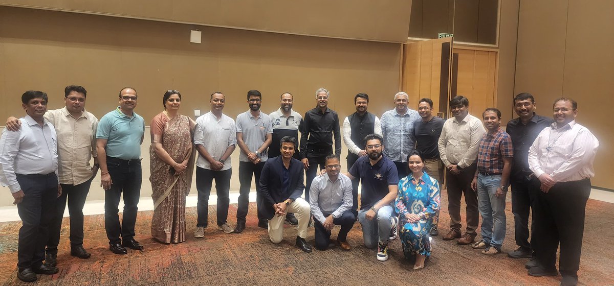 It was wonderful to meet the national team of young Indians (CII young leaders forum) during their National convention. Got to discuss their vision and ambition for India.After meeting these youngsters I am confident that future of India is in safe hands 
<a href="/narendramodi/">Narendra Modi</a> <a href="/YiTweets/">Young Indians (Yi)</a>