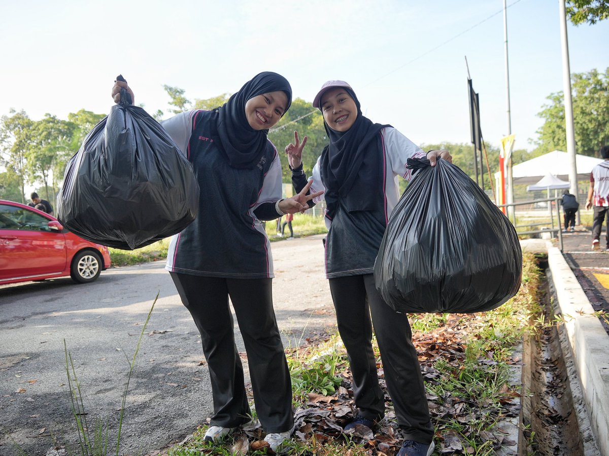 Kementerian Pendidikan Tinggi (@moheofficial) on Twitter photo KYOTO JADI ASPIRASI INISIATIF PEMULIHAN SUNGAI MALAYSIA
Baca lanjut di : facebook.com/share/p/ktuxrF…
<a href="/ZambryOfficial/">Zambry Abd Kadir</a>
<a href="/MustaphaSakmud_/">MustaphaSakmud</a>
<a href="/DrZainiUjang/">Dr. Zaini Ujang</a>
#MalaysiaMADANI KYOTO JADI ASPIRASI INISIATIF PEMULIHAN SUNGAI MALAYSIA
Baca lanjut di : facebook.com/share/p/ktuxrF…
<a href="/ZambryOfficial/">Zambry Abd Kadir</a>
<a href="/MustaphaSakmud_/">MustaphaSakmud</a>
<a href="/DrZainiUjang/">Dr. Zaini Ujang</a>
#MalaysiaMADANI