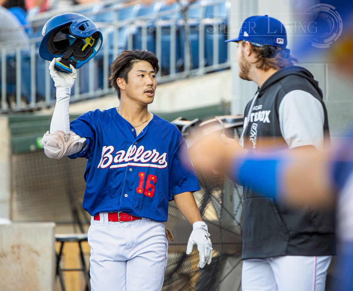 What I lack in funny, original White Sox content (a necessity in the #108Tourney), I hope I make up w/ insight Here's an interview I did in Japanese with Sox prospect Rikuu Nishida last year With a photo I got from driving 9 hours to North Carolina .-. southsidesox.com/2023/8/24/2384…