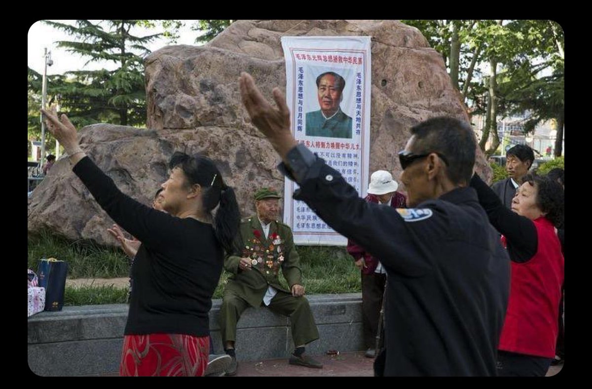 毛泽东、希特勒、斯大林是20世纪人类世界的三大暴君，也是三大刽子手