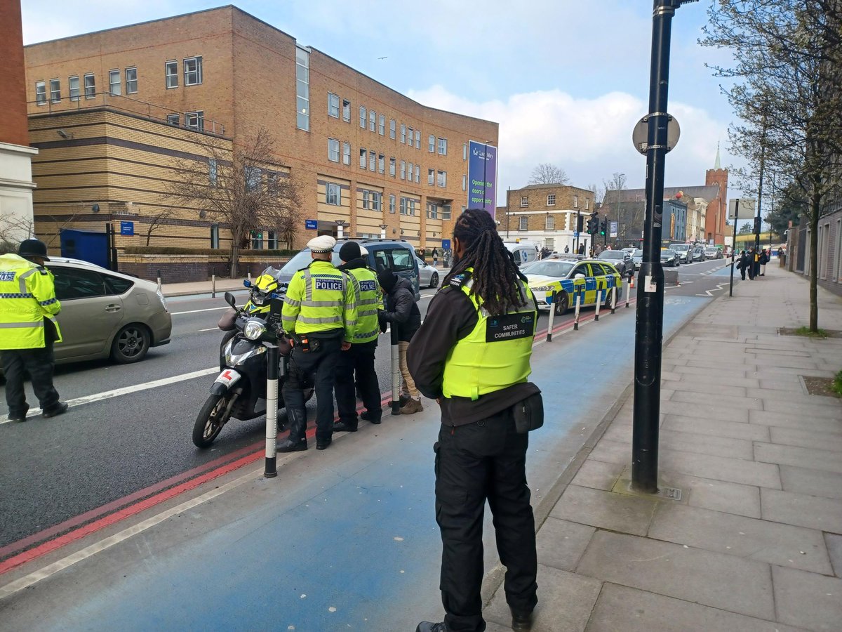 Tower Hamlets Police tweet media