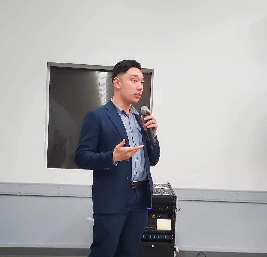 Mark Nagales (@marknagales) on Twitter photo Just finished an amazing public safety town hall hosted by me, Mayor <a href="/JamesColemanSSF/">James Coleman</a> & <a href="/SSFPolice/">SouthSanFranciscoPD</a> Chief Scott Campbell. Thank you to the residents from Westborough & throughout the city who came out in a Friday night. Public safety will continue to be a top priority for me. Just finished an amazing public safety town hall hosted by me, Mayor <a href="/JamesColemanSSF/">James Coleman</a> & <a href="/SSFPolice/">SouthSanFranciscoPD</a> Chief Scott Campbell. Thank you to the residents from Westborough & throughout the city who came out in a Friday night. Public safety will continue to be a top priority for me.