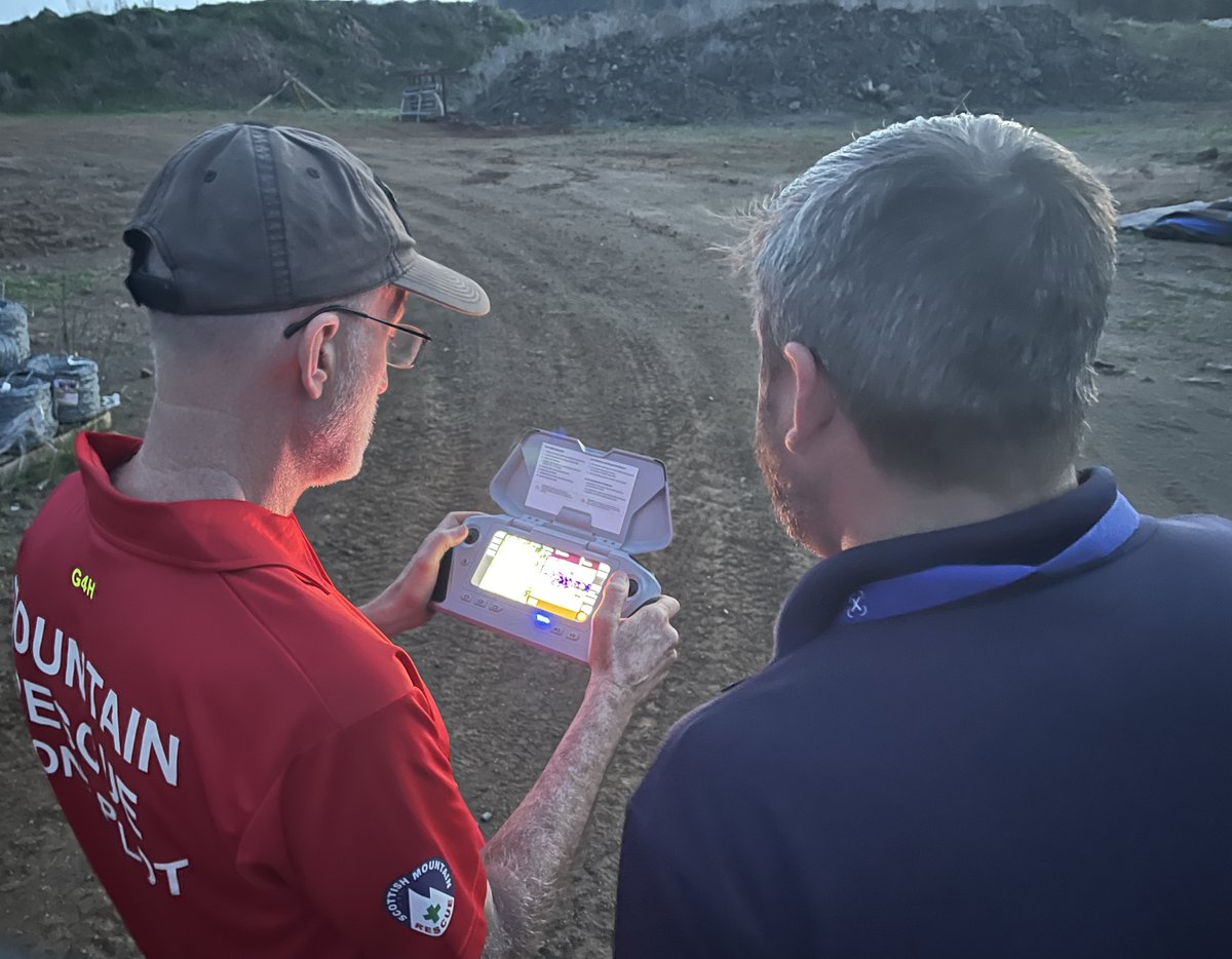 dazarster's tweet image. That&apos;s the first part of my Churchill Fellowship research project done to enhance what we do in the UK for drone use by the emergency services and volunteer SAR Teams. Next stop San Francisco. #TXPSROBOTS #dronesforgood
@SARAAScotland