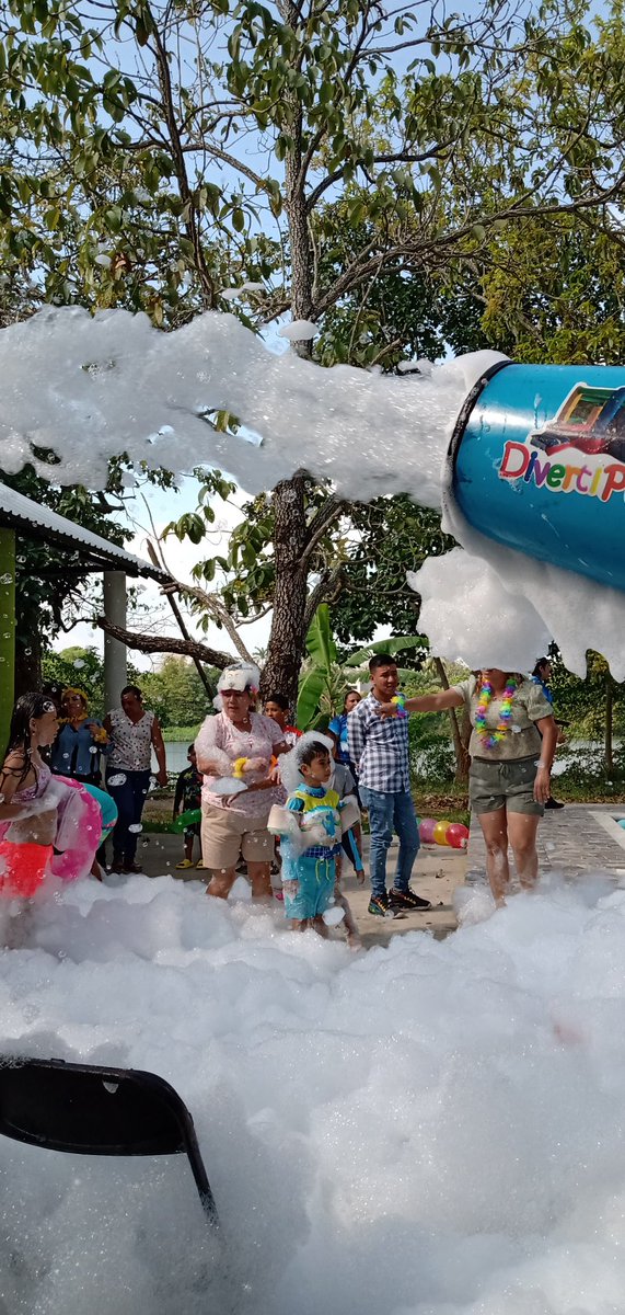 InflablesDp's tweet photo. En esta temporada de Calorsss, nosotros te refrescamos en tu fiesta con cañonazos de espuma.
🫧🌞🫧🌞🫧🌞🫧🫧🌞🫧🫧🌞
Vive la experiencia de la fiesta espuma !!
#foamyparty #fiestaespuma #cañonespuma #albercada #primaveraverano #juegos #fiesta https://t.co/M1MZqXikIe