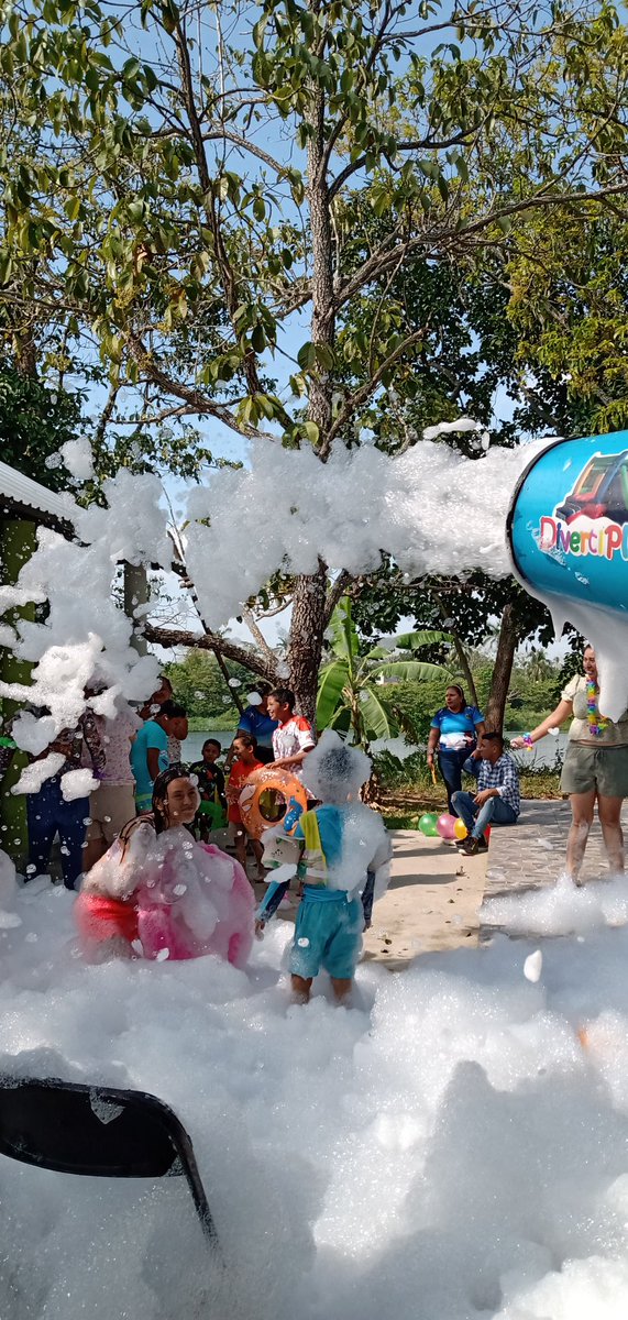 InflablesDp's tweet photo. En esta temporada de Calorsss, nosotros te refrescamos en tu fiesta con cañonazos de espuma.
🫧🌞🫧🌞🫧🌞🫧🫧🌞🫧🫧🌞
Vive la experiencia de la fiesta espuma !!
#foamyparty #fiestaespuma #cañonespuma #albercada #primaveraverano #juegos #fiesta https://t.co/M1MZqXikIe