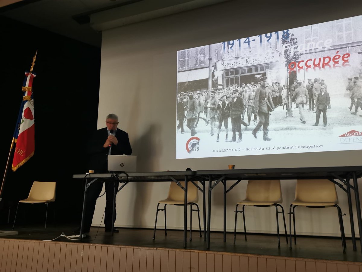 07_dmd's tweet image. Le 7 mars à #Chomérac, au cours d'une séance d'information conjointe de la Société des membres de la Légion d'honneur (07) et de la @07_dmd  au profit des correspondants Défense, le LCL Ait-Challal est intervenu sur le déploiement actuel de nos armées et sur la #LPM 2024-2030.