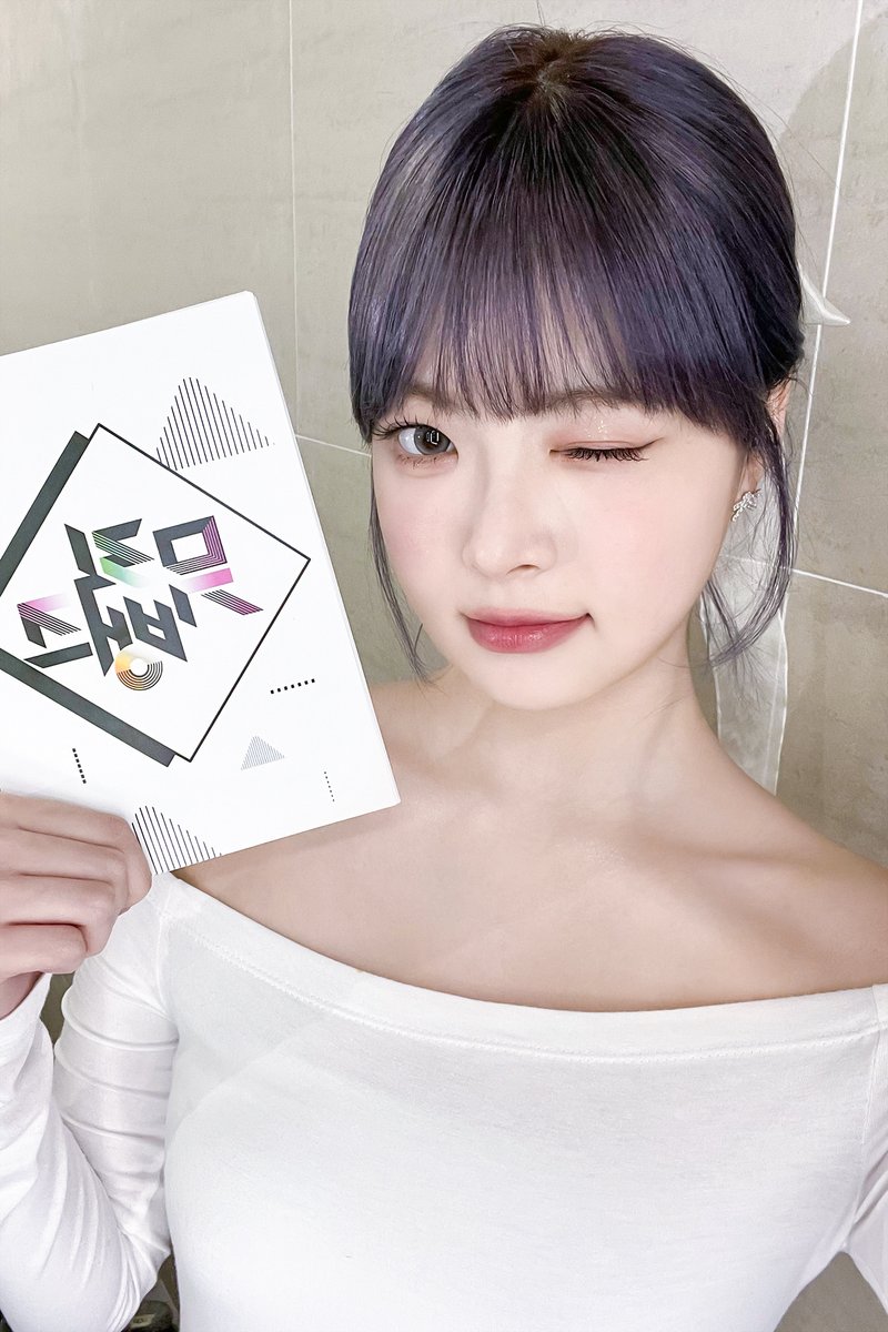 dressed in an all-white ensemble, feeling as graceful as a beautiful white swan. just wrapped up my duties as the MC on Music Bank this weekend. what a journey it has been!