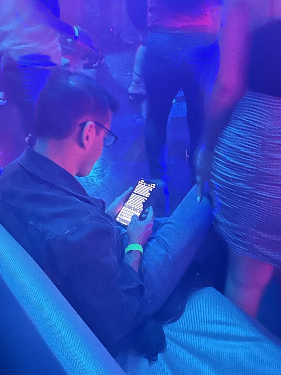 Me in the club arguing w my bitch