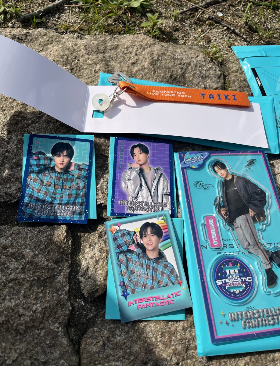 27_a08's tweet photo. ファンタ　グッズ交換希望

譲　佐藤大樹　堀夏喜　澤本夏輝　中島颯太
求　木村慧人

本日マリンメッセ福岡にて現地交換可能な方いらっしゃいましたらリプもしくはDMよろしくお願いします。

フラッグストラップ　フォトカード　アクスタ　FANTASTICS https://t.co/aoVyuQnhma