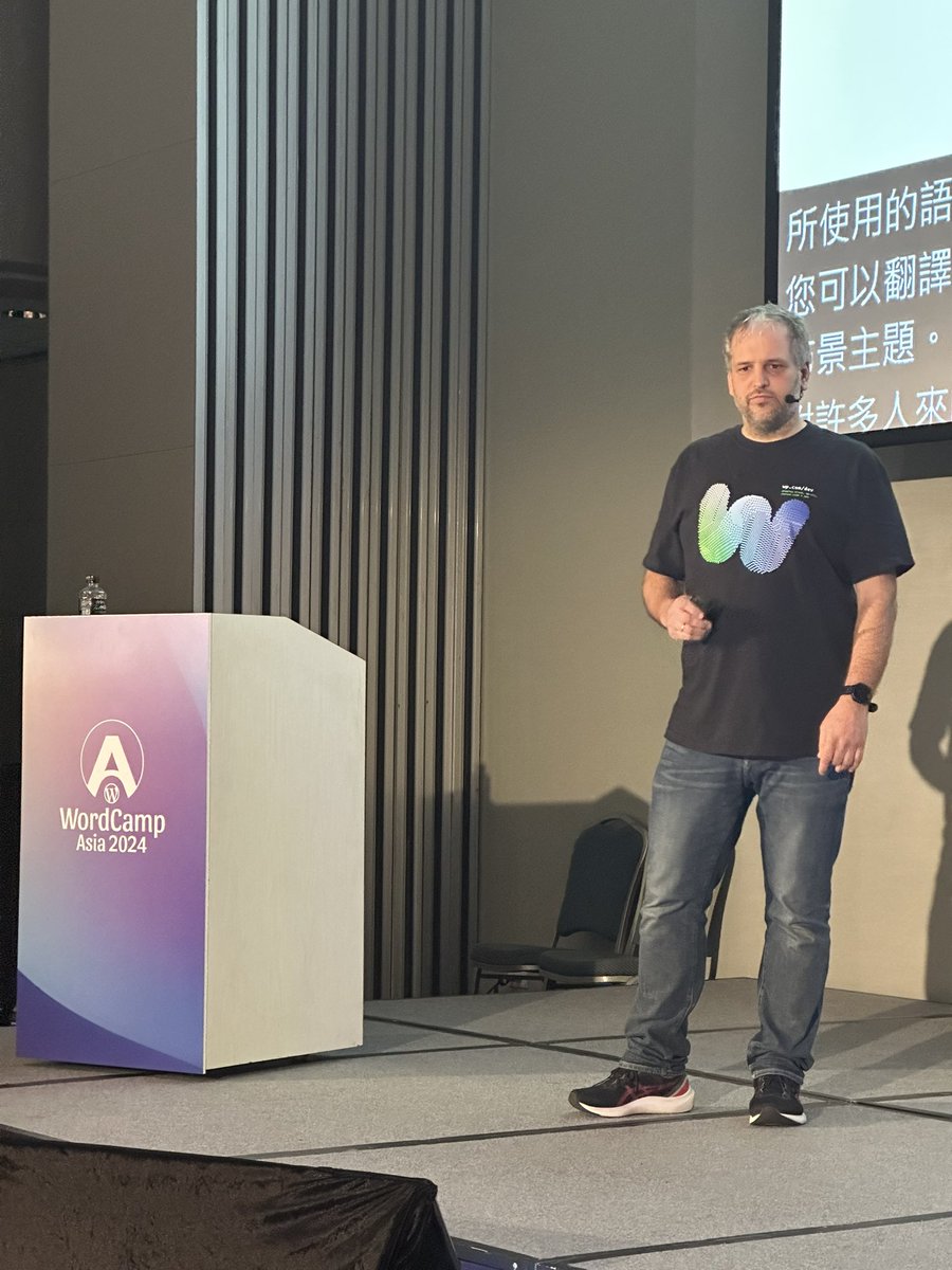 TacoVerdo's tweet image. Now on stage at Track 4 of #WCAsia; Alex Kirk talking about the most amazing improvement for the #polyglots team in years; Translate Live!