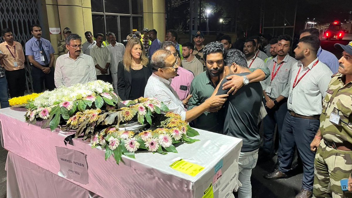 In Thiruvananthapuram, MoS Shri V Muraleedharan received the body of Nibin Maxwell, a Kollam native who was tragically killed in northern Israel. Thanks to PM @narendramodi Ji, the External Affairs Ministry, and MoS @VMBJP Ji for the prompt completion of the process to repatriate…