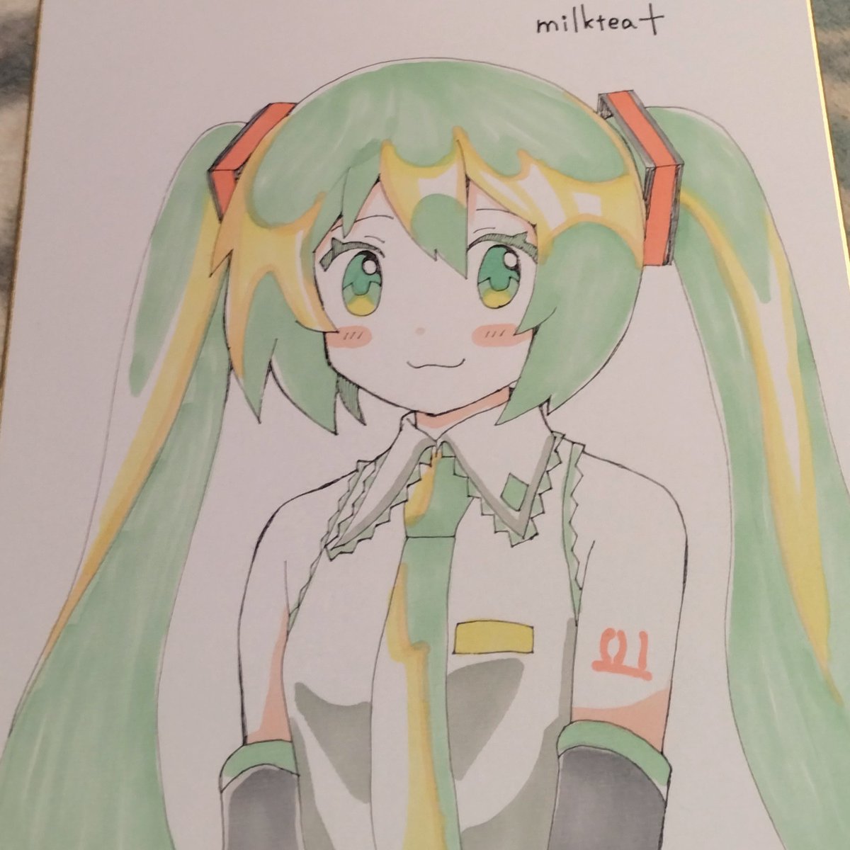 初音ミク 「直筆色紙は、とりあえず3枚持っていけば十分でしょうかね 」|milktea＋のイラスト