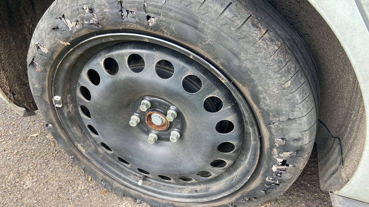 Could really have done without this. Especially as my car follows the new trend of having no spare and no space saver just a can of ‘gunk’ to fix holes (!)

Now needs recovery to a tyre shop where a new tyre will be fitted. (££)

😖