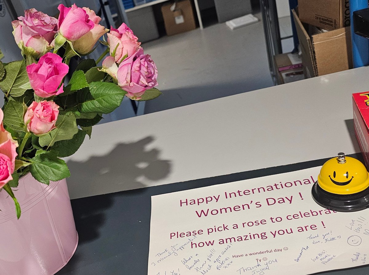 Approaching 2 months since my new start @UoN_BDI & @CBTRC1, and I'm still amazed by the world class facilities & cutting-edge research. But what really sets it apart is the incredible research culture. This gesture really captures it #IWD2024 #WeAreBDI