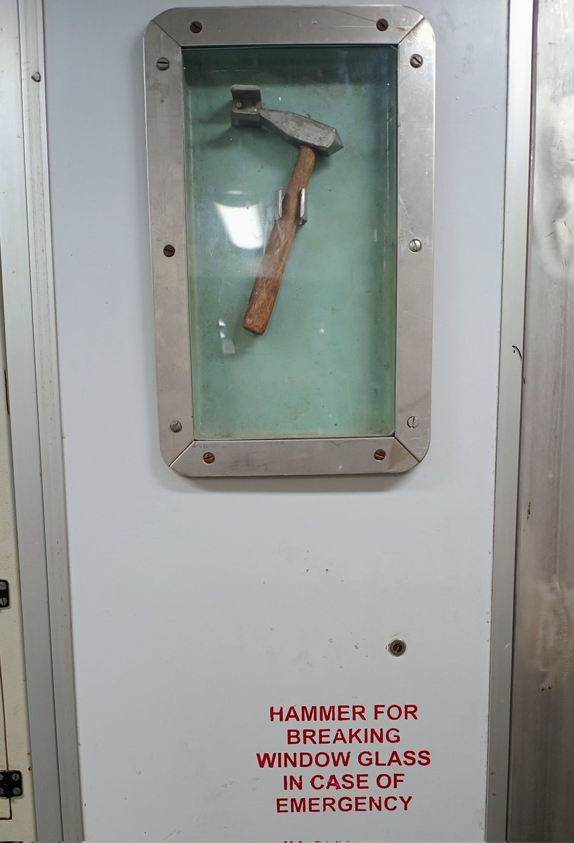 Mr @AshwiniVaishnaw during my travel by train, they've got a sign saying 
'Hammer for breaking window glass in case of emergency'
But guess what? The hammer itself is inside the glass! Talk about irony! 🙄 #IndianRailways #ModernIndia